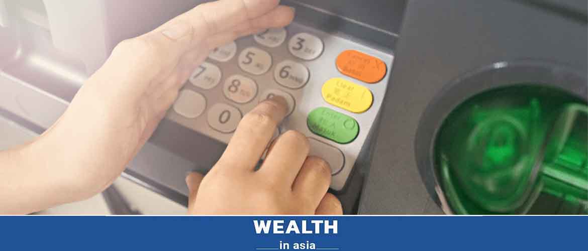 Cách rút tiền tại ATM Vietcombank
